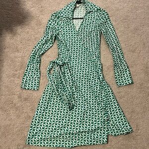 Diane Von Furstenberg green print wrap dress